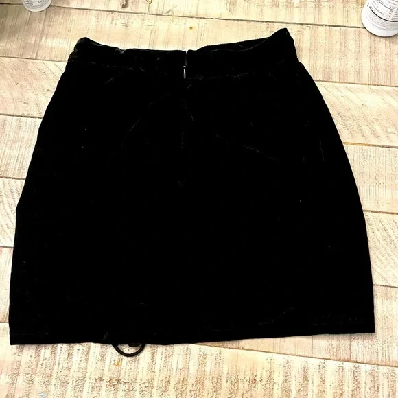 Vivienne Velvet Mini Skirt size 0 Free people - Picture 2 of 3